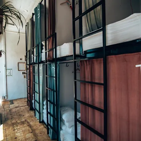 Lx Hostel